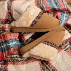 Minnetonka Women's Corie Slide Slipper -Bearpaw Shoes Shop GUEST 729851c4 e10d 4d66 92f6 0a583df55b19