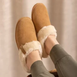 Minnetonka Women's Suede Camp Collar Scuff Slide Slippers -Bearpaw Shoes Shop GUEST 8c15c8ac 4c17 4dbd 9efd 0f193ca10e18